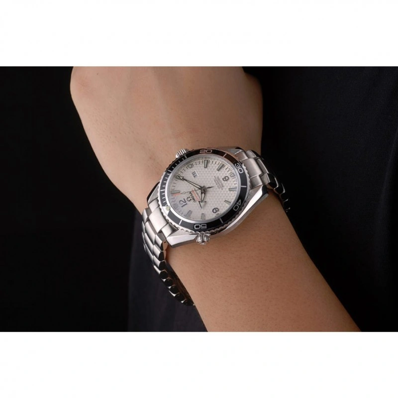 Sleek Omega Seamaster Planet Ocean Co-axial Black 562