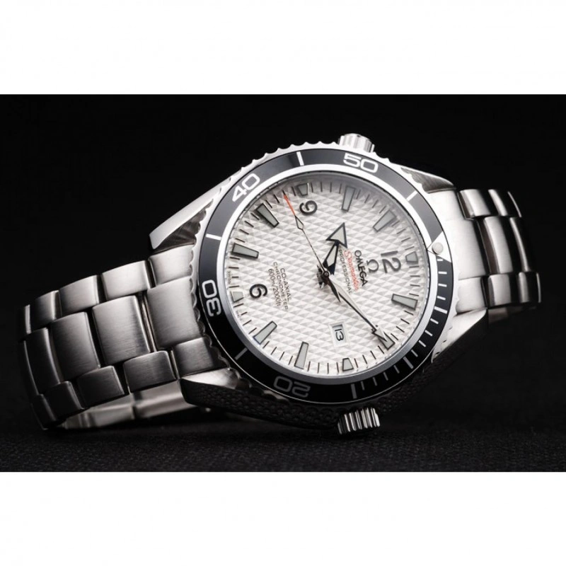 Sleek Omega Seamaster Planet Ocean Co-axial Black 562