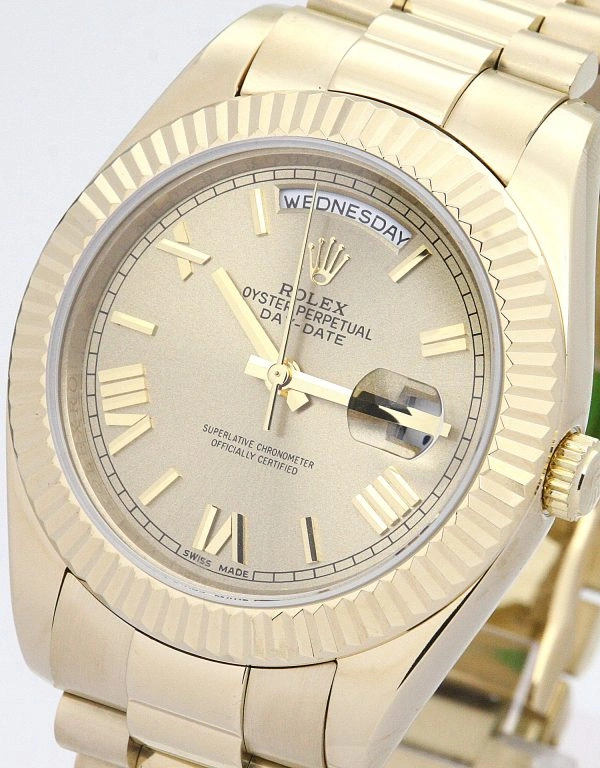Vibrant Rolex Day-Date II 235