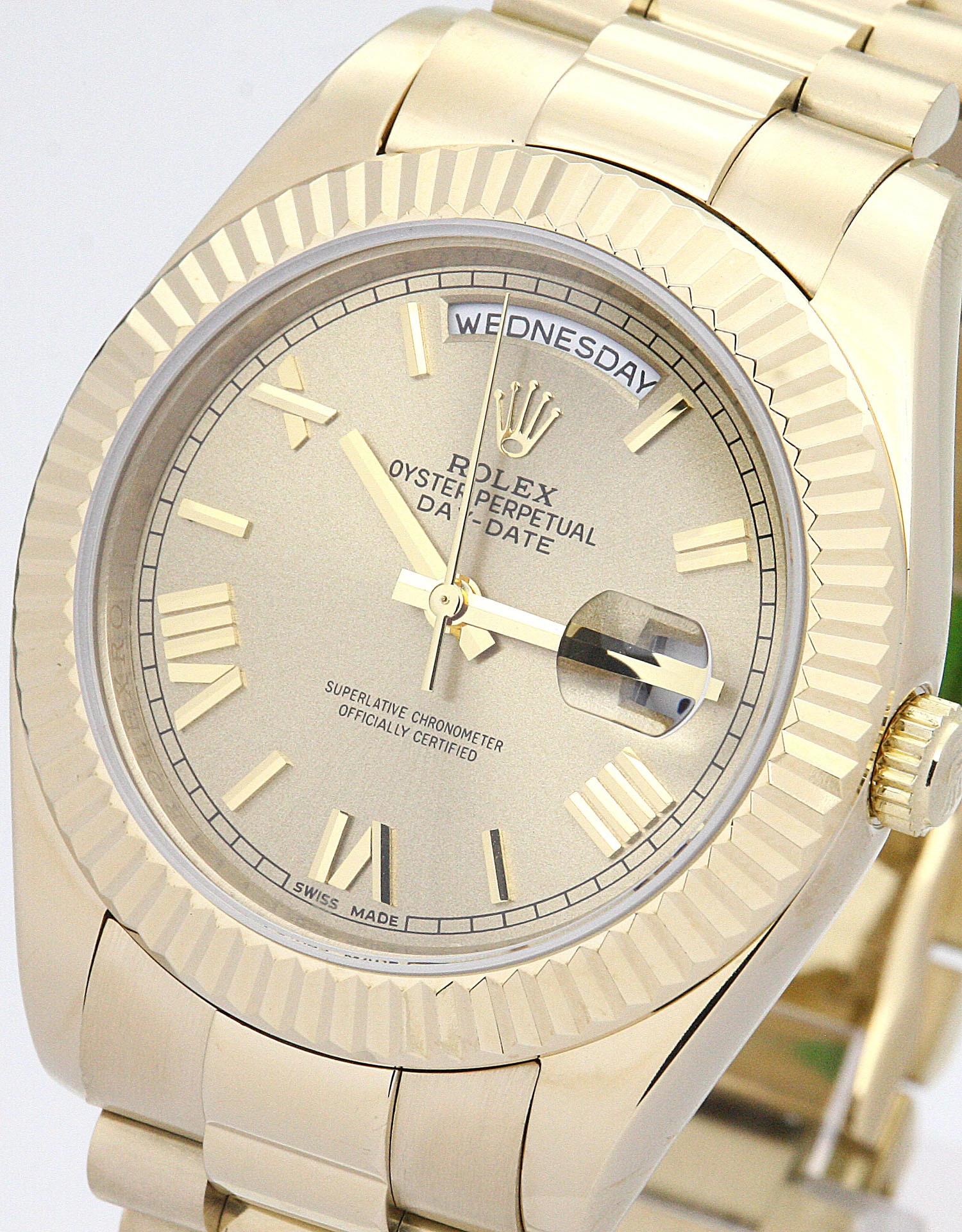 Vibrant Rolex Day-Date II 235